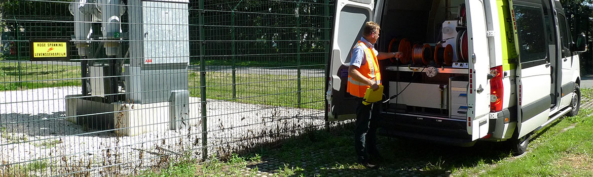 Werkbus Joulz bij elektriciteitspunt